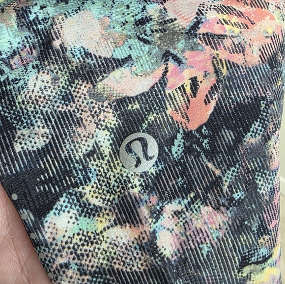 🍋 NWOT Lululemon Fast & Free Crop Nulux Dappled Daze Multi Size 6 - Picture 9 of 10
